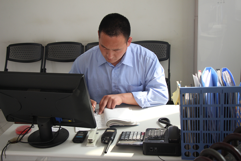 栉风沐雨，勇毅笃行